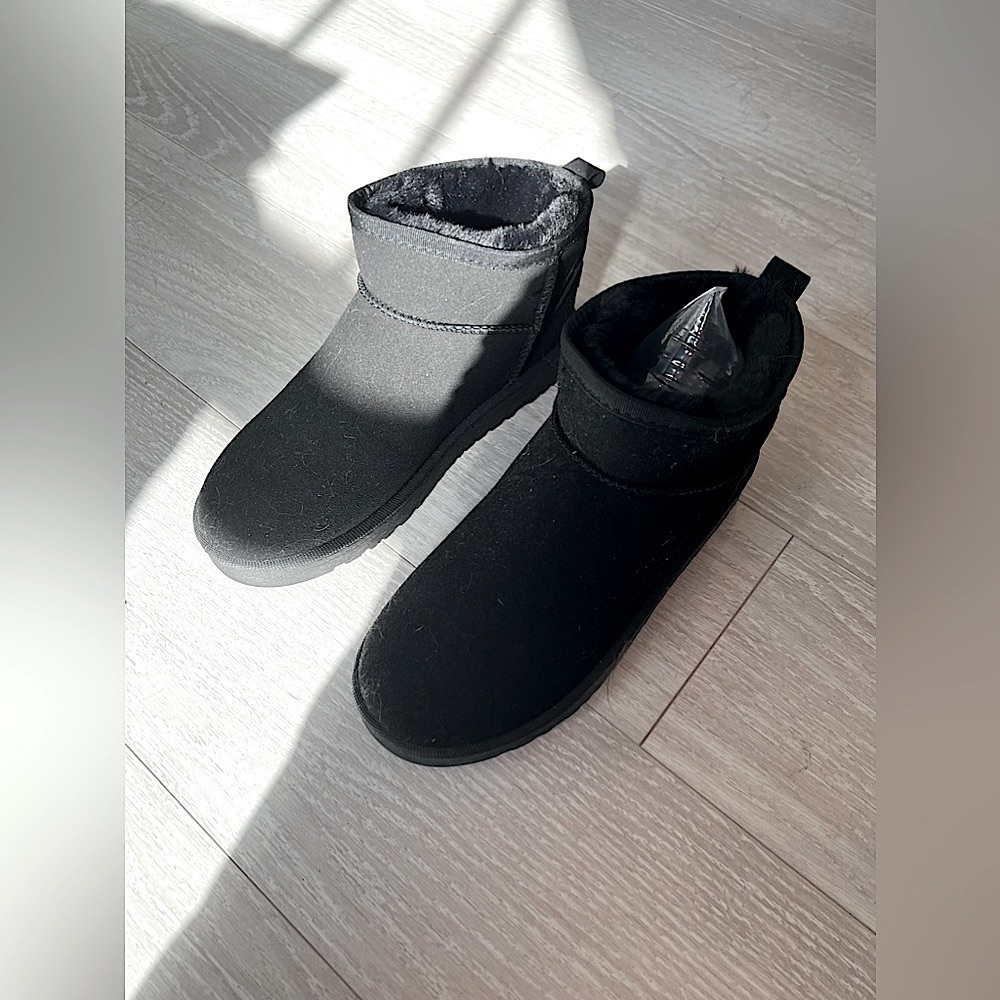 New Women's Fashion Boot in Black, NWOT, 8